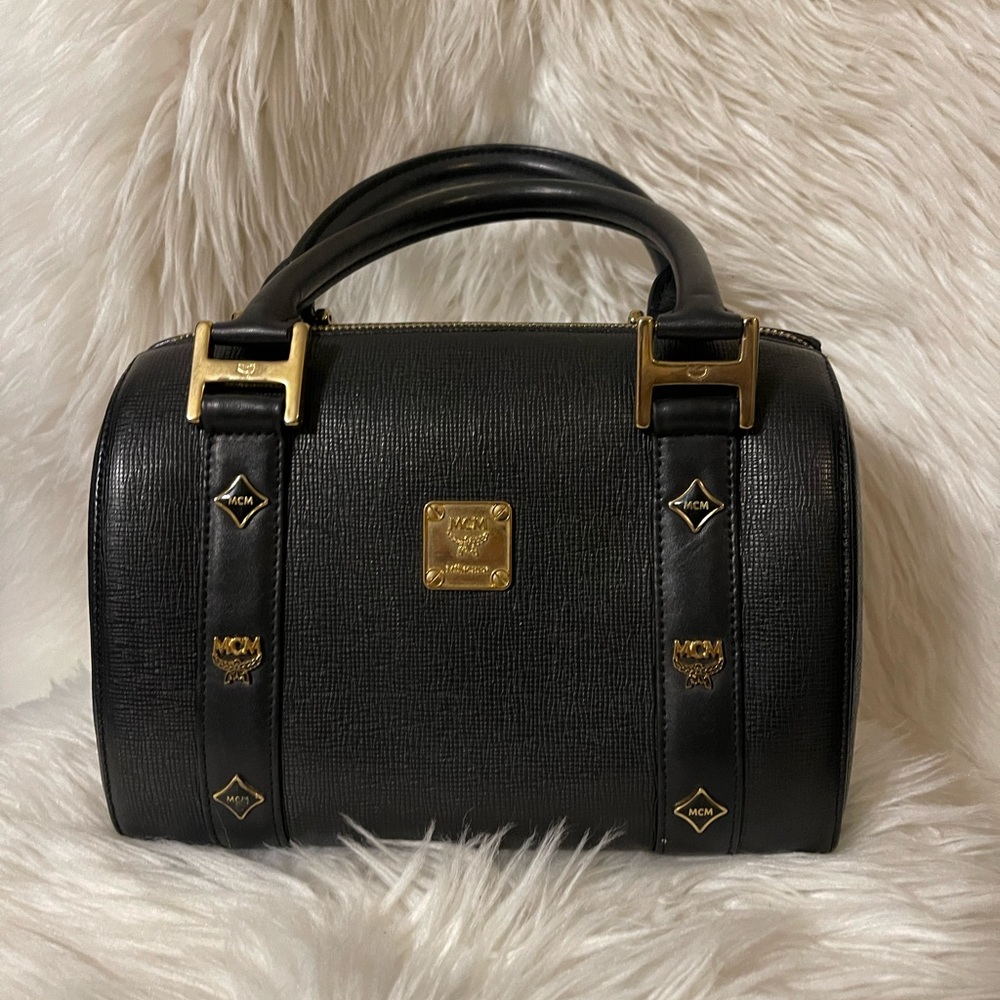 Auth MCM BOSTON 25, clean, golden hardware, scratch,.